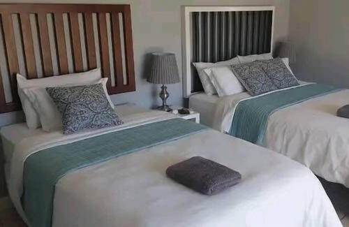 Beaufort West House | Victoria Oaks Beaufort West Guest House