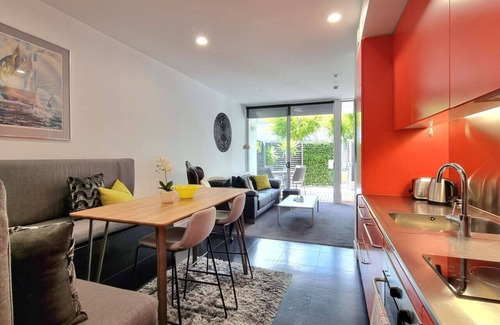 Auckland Central Business District Apartment | Victoria Park Haven w carpark, spa, pool and gym