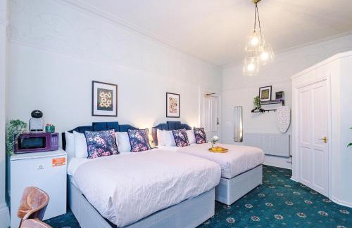 Leamington Spa Apartment | Victoria Park Studio 1 - Self Contained, FREE Netflix, Amazon Prime & Disneyplus