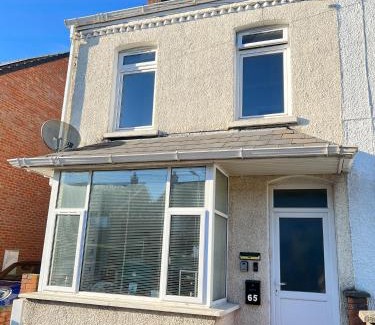 Belfast House | Victoria Road Guesthouse