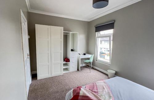 Belfast House | Victoria Road Guesthouse