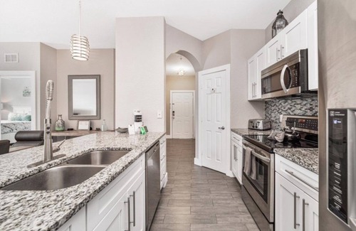 Windsor Hills Condo | Victoria's Windsor Hills Condo 3 Bedroom Condo by Redawning