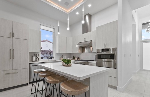 Hendricks and Venice Isles Villa | Victoria Villa | JadoreLuxe Collection | Brand New