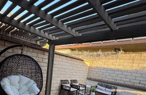Riverside House | Victoria Woods Retreat close to Downtown Riverside