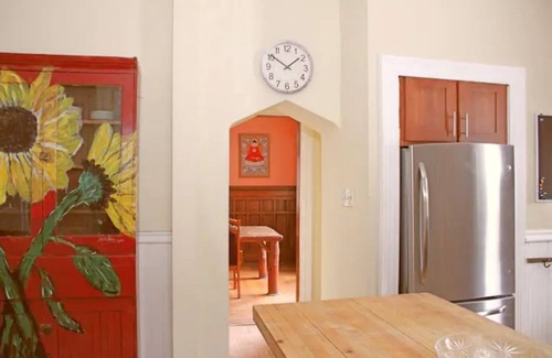 Bloomfield House | Victorian 1BR : King Bed : Fantastic Location