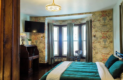 Buena Vista Bed & Breakfast | Victorian Bed & Breakfast in Charming Mountain Town