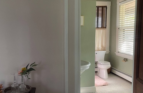 Barnstable Bed & Breakfast | Victorian by the Sea - Rose Suite at historic Beechwood Manor