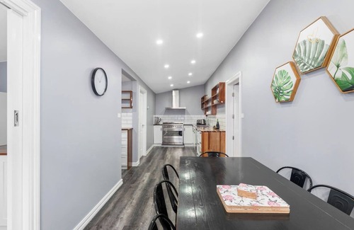 Ballarat Cottage | Victorian Charm meets Modern Ease near Lake and CBD