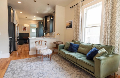 East Central House | Victorian charmer in the heart of SLCnNear the U of U, skiing, and 9th and 9th!
