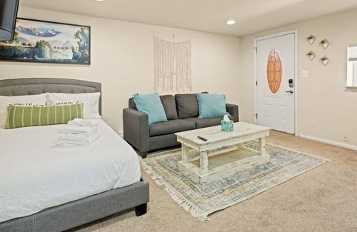 Cole House | Victorian Charmer and Carriage House, Walk to RiNo
