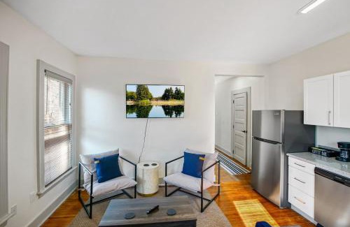 Hough House | Victorian Cleveland Clinic With Queen Bed, Sleeps 3