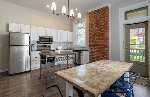 Walnut Hills House | Victorian for 30+ Guests, 5 Min to Downtown