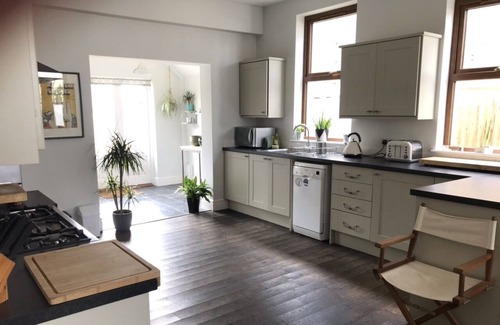 Black Torrington House | Victorian House in Rural Devon Sleeps 6-8