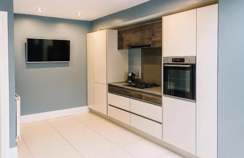 Queens Quarter House | Victorian House - South Belfast Lisburn Road - Northern Ireland Tourist Board Approved