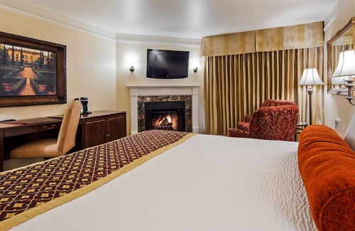 Lighthouse District Hotel | Victorian Inn