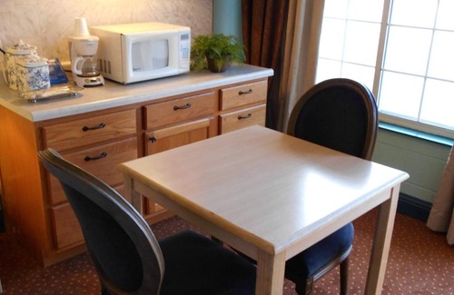 Sparks Hotel | Victorian Inn