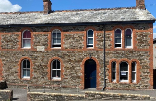 Launceston House | Victorian Police Station - flexible suite, self contained