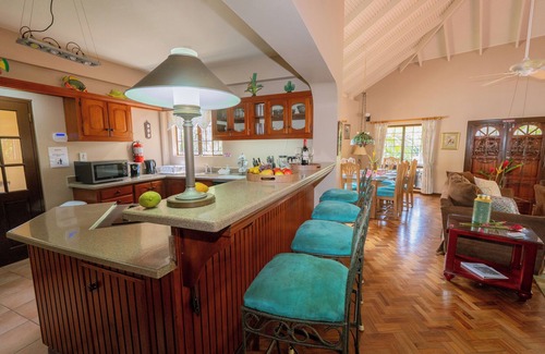 Black Rock Villa | Victorian Style, Spacious Bungalow 4 bedroom Villa with swimming pool.