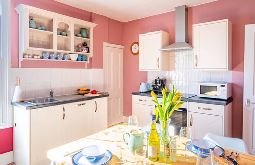 East Runton Cottage | Victorian terrace apartment situated in the heart of Cromer near the beach