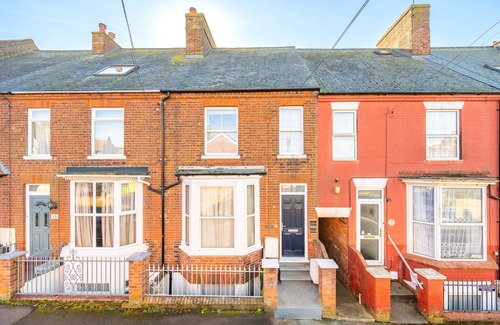 East Runton Cottage | Victorian terrace apartment situated in the heart of Cromer near the beach
