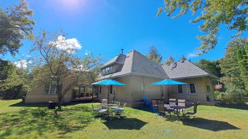 Union Pier House | Victory Gardens