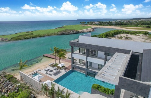 Punta Cana House | Vida Bella: Oceanfront estate w/private beach, full staff, pool, gym & cinema