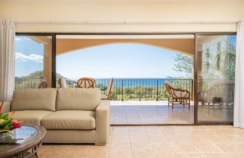 Potrero House | Vida de la Paz 4 - Oceanview Condo, 2BR, just remodeled, Playa Prieta