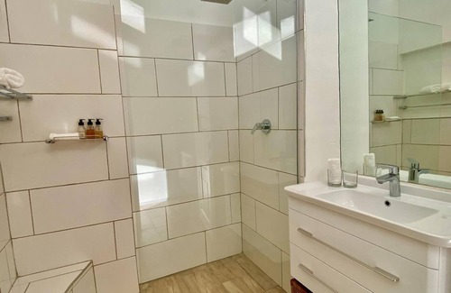 Hout Bay Hotel | Vida Nova Retreat