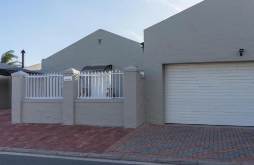 Edgemead House | Vida Tranquilo
