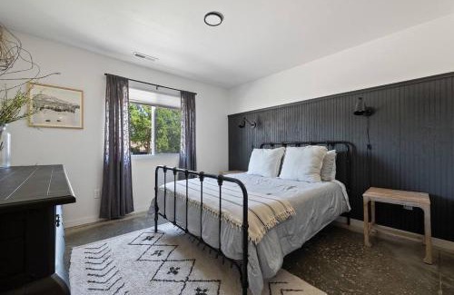 Rapid City House | Vienna's Modern Retreat