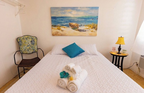 Isabel II House | Vieques Tropical Guest House - Room 7 / Playuela