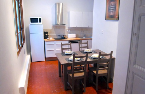 Opera Apartment | VIEUX PORT: LARGE, COMFORTABLE DUPLEX APARTMENT