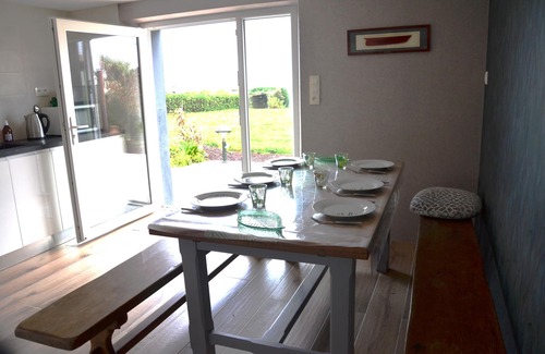 Plozevet Villa | View over the whole of Audierne Bay, beach on foot, 3 bedrooms with private Jacuzzi