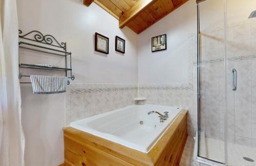 Boone House | View Paradise