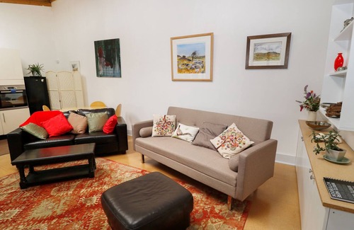 Okehampton Cottage | VIEW THE GALLERY, pet friendly, with open fire in Okehampton