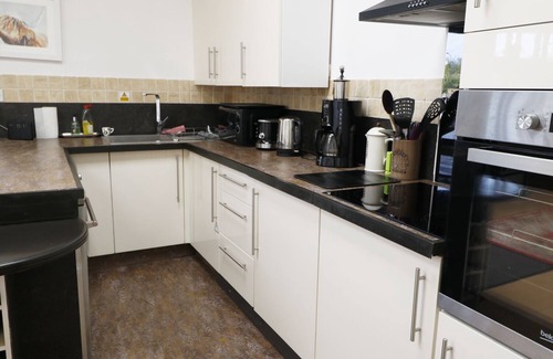 Okehampton Cottage | VIEW THE GALLERY, pet friendly, with open fire in Okehampton