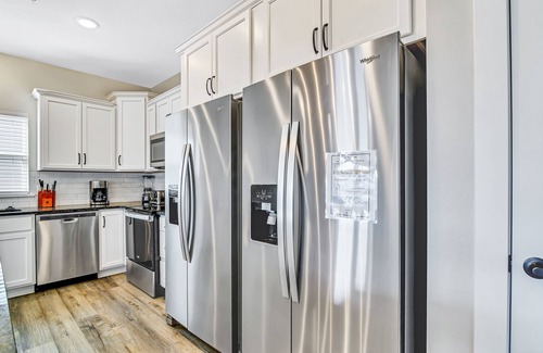 Table Rock Condo | View Topia Vacation Home at Chateau Mountain with Pool and Tub by RedAwning