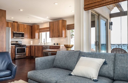 The Strand Apartment | View, View, Comfort and Stlye