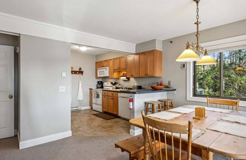 West Hartford Condo | Views, AC, and Family Fun | Kingswood 12E
