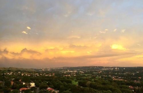 Greater Johannesburg Metropolitan Area Villa | Views for Africa