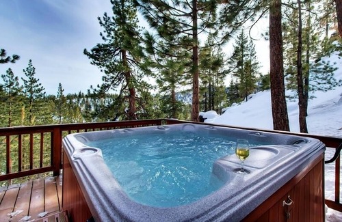Tahoe Village House | Views! Hot Tub! Half Mile to Ski lifts! Celebrate Christmas Holiday! Max 14 PPL!