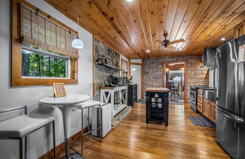 Mentone Cottage | VIEWS I Large Deck I Mid-Century Cottage