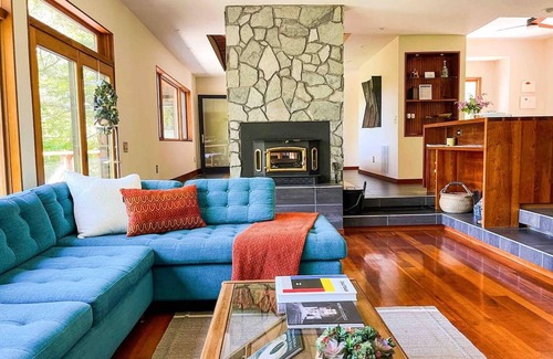 Bakersville Cabin | Views! Japanese Soaking Tub. Double Fireplace. Chef Kitchen, Herb Garden