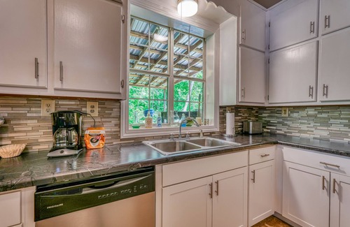 Athens Cabin | Views of Elk River with wrap-around screened porch for family time