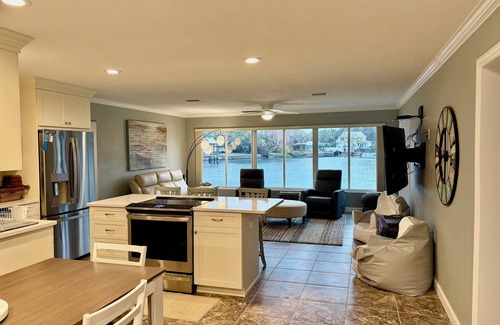 Springs at Kings Bay Condo | Views of Hunter Spring w/boat dock. Walk to 3 Sisters Springs and downtown