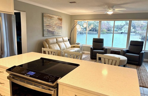 Springs at Kings Bay Condo | Views of Hunter Spring w/boat dock. Walk to 3 Sisters Springs and downtown