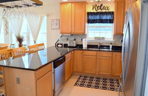 Sea Isle City House | VIEWS of the ocean throughout. Enjoy dinner or a nice cocktail on the spacious deck.