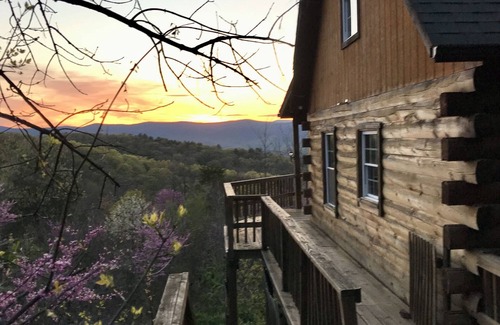 Rileyville Cabin | Views, Views, Views, Hot Tub, Log Fires, Swimming Pool