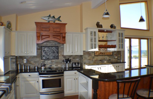 Sea Isle City House | VIEWS VIEWS VIEWS! Jacuzzi tub and private beach front deck. Beach and ocean views from Atlantic City to Avalon.