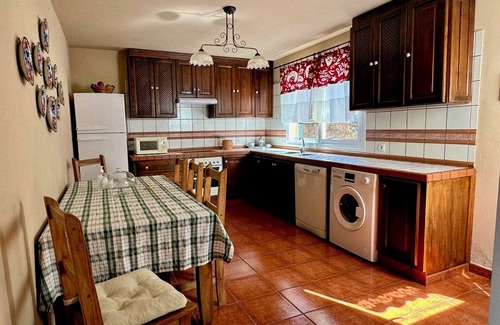 El Paso Villa | VIILALASCERCAS.VILLAYELLOWVILLAGE